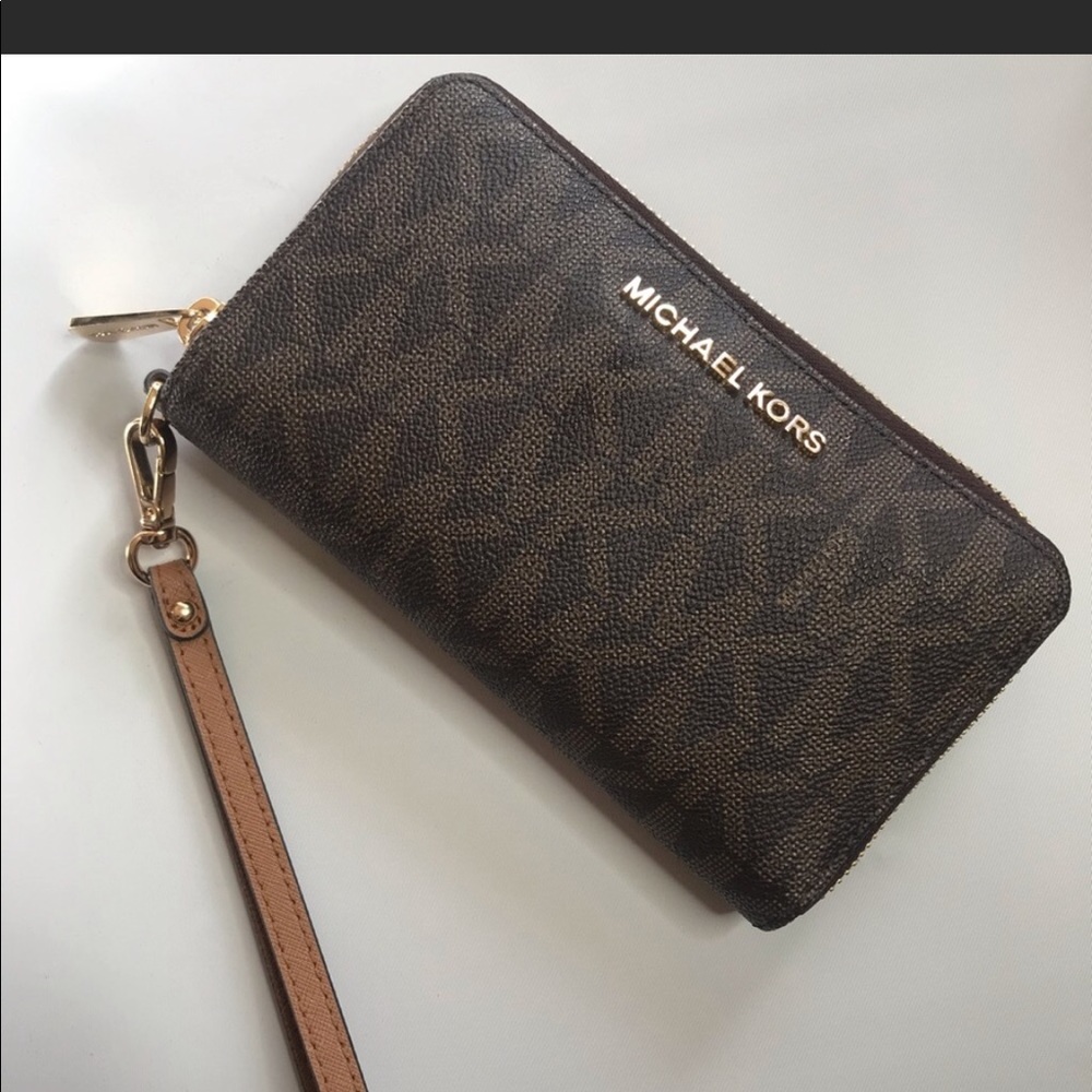 ❌SOLD❌ Michael Kors Wallet